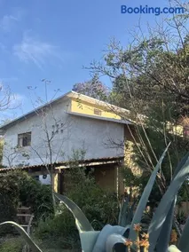 Habitación acogedora con vista al jardín - Image 4