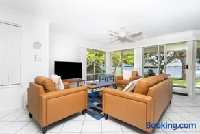 River Luxury - Image 3