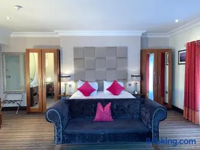 The Whistledown Hotel - Image 1