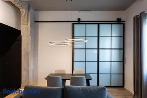 PISO DE DISEÑO CON VISTAS A LA RIA. - Image 1