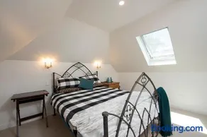 The Old School Historic Stay for 2 Adelaide Hills - Image 4