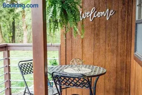 Group Getaway 3 Modern Cabins by Lake of Egypt - Image 3