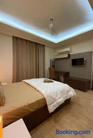 Pine Garden Hotel - Image 2