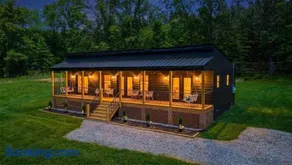 Hot Tub - King Suites - Outdoor Fireplace & Lounge - Image 1