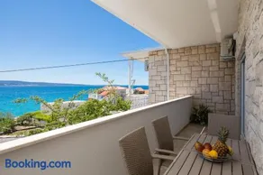 Apartments 20 meters from the beach - Image 4