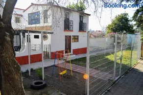 Acogedora Casa con Jardín en Centro de Cd Sahagún - Image 1