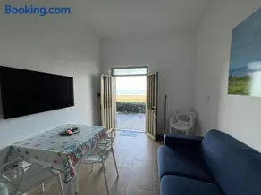 Beautiful beachfront apartment - Image 4