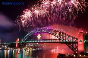 Jacks Sydney Harbour Waterview w Free Parking #3 - Image 1
