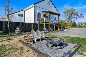 Paceful Stylish Rural Retreat - Image 1