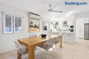 The Salty Shack, Mudjimba - Image 3