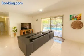 Luxury Retreat with Resort Pool, Home Cinema - Image 3