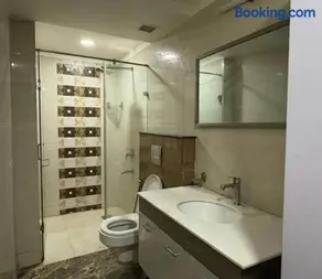 Pine Garden Hotel - Image 4