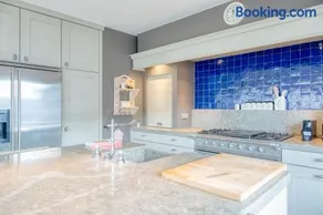 Stunning 3-Bedroom apartment with panoramic view - Image 3