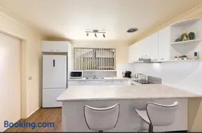 100 metres to beach delightful 2 bedroom villa - Image 3