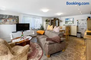 Attraente appartamento accogliente e familiare con terrazza e giardino | Vista sulla montagna - Image 2