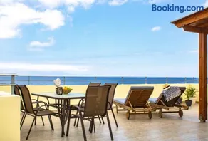 Calme luxury residence - Image 1