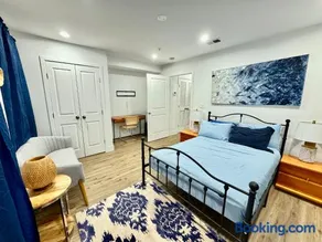 Modern Cozy APT 2-Bedrooms with Easy Parking - Image 3