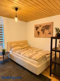Citycenter Apartment with Parking - Image 1
