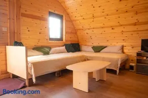 The Crossings Inn, Eco-friendly cabin in the Cumbrian countryside with heating and hot water - Image 3