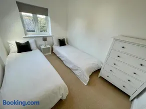 5BR Home Van Parking Fast WiFi NEC Solihull - Image 5