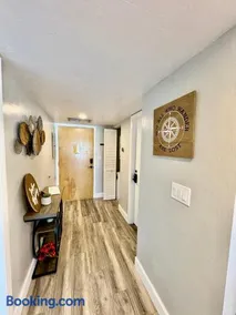 Waterfront Condo by the Marina - Image 2