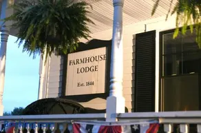Farmhouse Lodge - Image 1