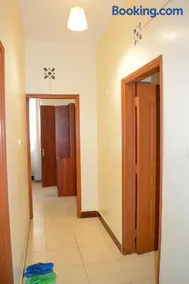 Roma Stays - Cozy 3 Bedroom Apartment with Swimming Pool in Shanzu - Image 5