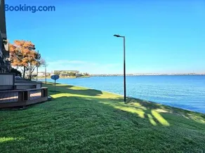 Lake living, modern and cozy - Image 5
