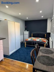 Newly built studio apartment - Image 4
