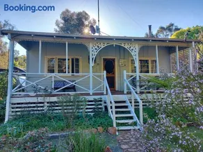 Forest Edge Cottage Dwellingup - Image 1