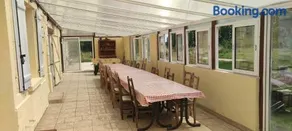 La maison est dans le pré - Image 1