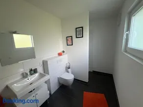 Helle, moderne Wohnung im Grünen - Image 5