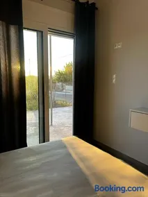 Glyfas Apartments A - Image 3