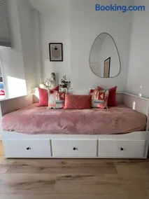 2025 Award Winner Liverpool Peach House - 4 Bedrooms - Image 4