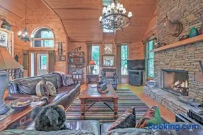 Dream Catcher: Luxe Cabin w/ Large Deck + Mtn View - Image 1