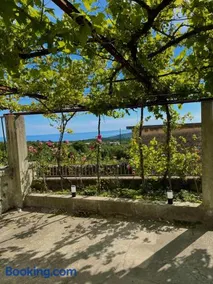 Villa Jolanda - Image 1