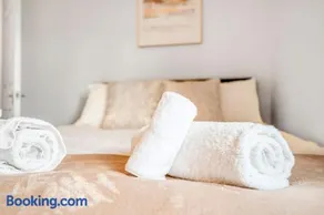 Cozy 3 Bedroom Retreat perfect for family and work travel - Image 2