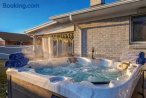 Game Rooms, Hot Tub & Fire Pit - Image 2