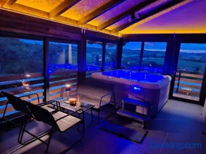 Natura Lux Holiday House with Pool and Jacuzzi - Image 3