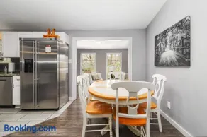 Sunlit Renovated Home, BBQ, Porch & Trails Nearby - Image 3