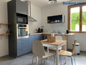 Logement indépendant dans belle maison de village - Image 4