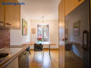 Bern Flat close to Center with Balcony and Bundeshaus Aare View - Image 3