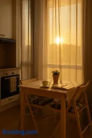 Skyline Sunset Studio - Image 2