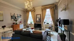 City Centre Georgian Style Apartment - Image 1
