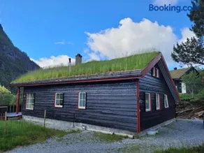 Spacious Wood Cabin 50 min from Bergen - Image 4