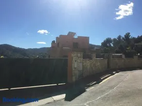 Family-friendly house 20' from Barcelona - Image 1