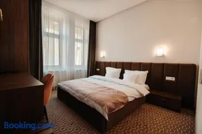 Roa Guesthouse - Image 1