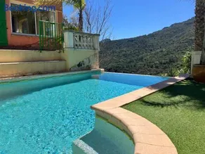 Maison conviviale à Fréjus avec piscine à débordement - Image 2