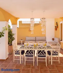 La Manga Amarilla - Image 1