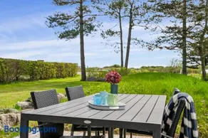 Beachside Cottage With Sea View And Cozy Outdoor Shelter - Image 2